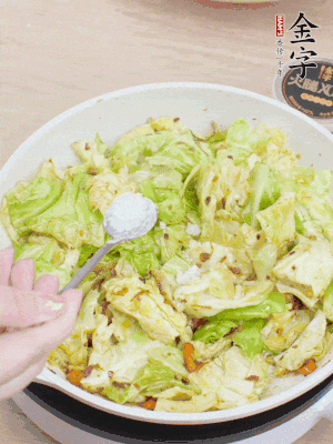一點(diǎn)鹽、糖調(diào)味。